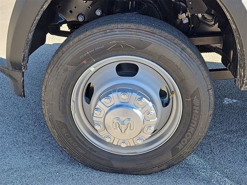 New 2026 RAM 5500 Tradesman w/ Chrome Appearance Group image 13