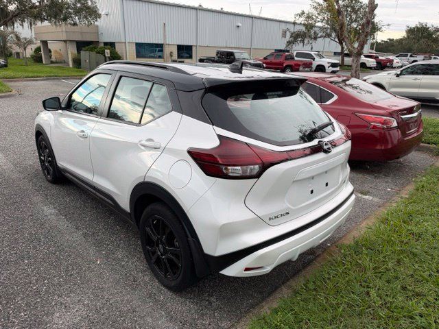Used 2023 Nissan Kicks SR w/ SR Premium Package FWD image 9