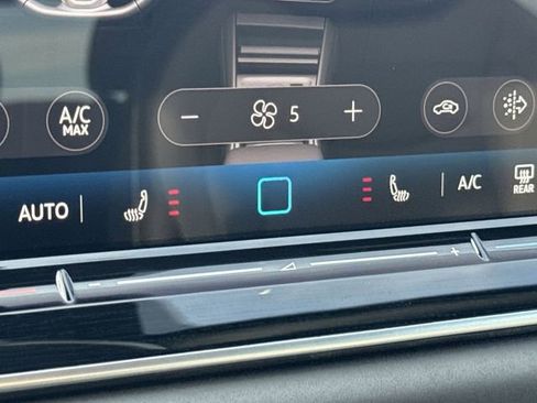 New 2026 Volkswagen Tiguan SE R-Line AWD/4WD image 21