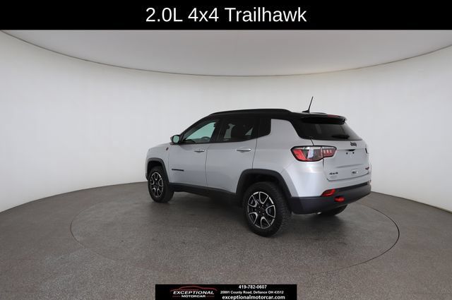 Used 2025 Jeep Compass Trailhawk AWD/4WD image 12