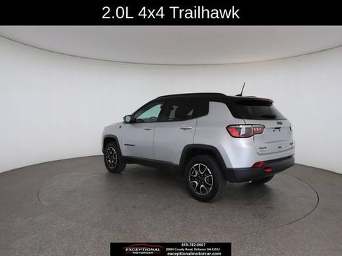 Used 2025 Jeep Compass Trailhawk AWD/4WD image 12
