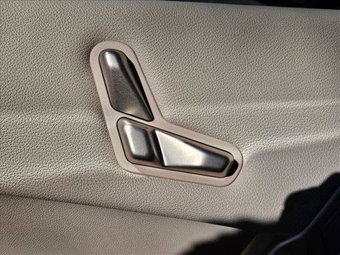 New 2026 BMW iX xDrive45 w/ Premium Package image 4