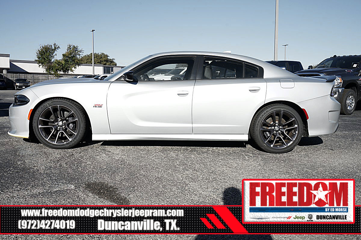New 2023 Dodge Charger Scat Pack w/ Plus Group RWD image 2