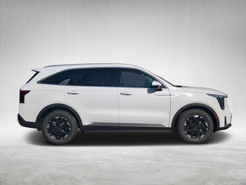 New 2026 Kia Sorento S image 2