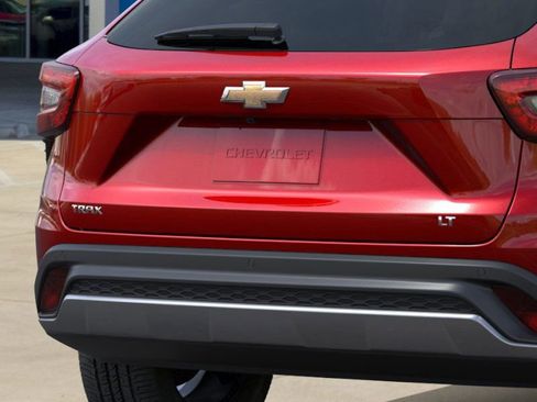 New 2026 Chevrolet Trax LT w/ Driver Confidence Package image 14