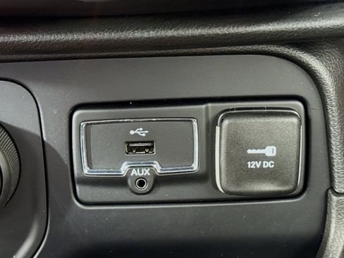 Used 2016 Jeep Renegade Trailhawk w/ Premium Trailhawk Package image 19