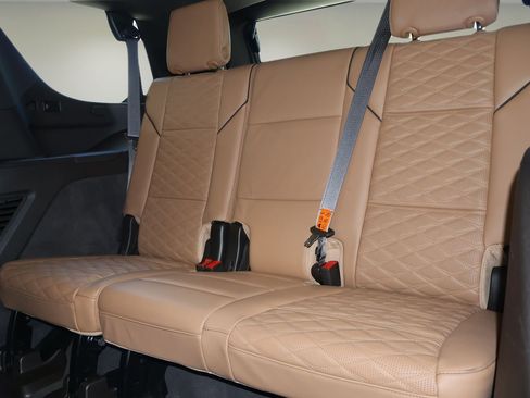 Used 2023 Cadillac Escalade Premium Luxury w/ Performance Package AWD/4WD image 12