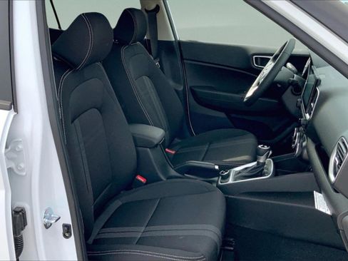 New 2025 Hyundai Venue SEL image 22