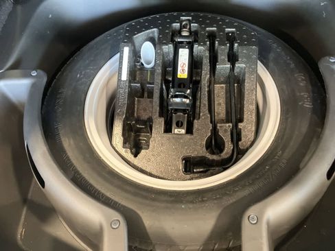 Used 2017 Jeep Grand Cherokee Limited AWD/4WD image 33