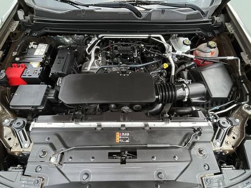 Certified 2024 Chevrolet Colorado W/T RWD image 32