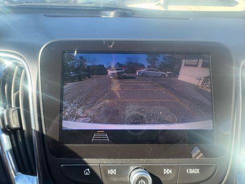 Used 2019 Chevrolet Malibu LT FWD image 22