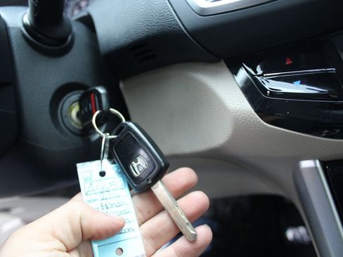 Used 2016 Honda Accord LX image 26