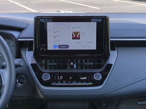 Used 2025 Toyota Corolla SE image 19