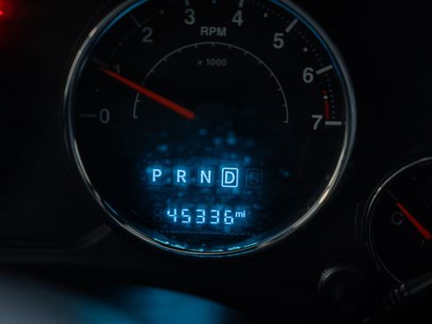 Used 2017 Jeep Wrangler Unlimited Sahara w/ Connectivity Group image 43