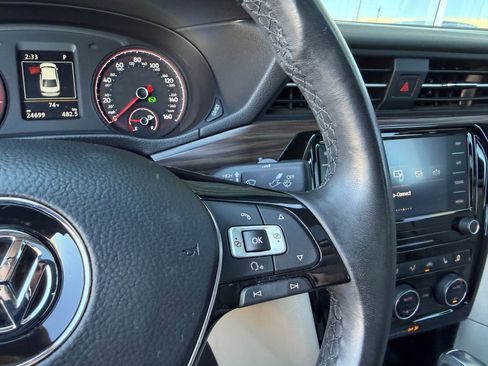Used 2020 Volkswagen Passat 2.0T SEL image 28