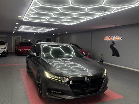 Used 2018 Honda Accord Sport image 1