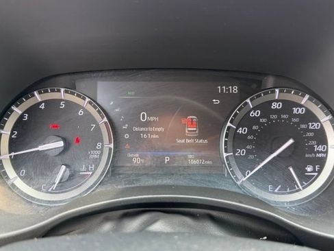 Used 2020 Toyota Highlander XLE AWD/4WD image 17