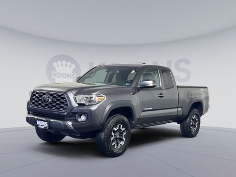 Used 2020 Toyota Tacoma TRD Off-Road AWD/4WD image 1