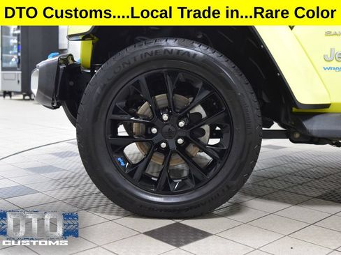 Used 2022 Jeep Wrangler Unlimited Sahara w/ Cold Weather Group AWD/4WD image 28
