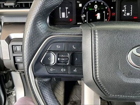Used 2025 Toyota 4Runner SR5 RWD image 10