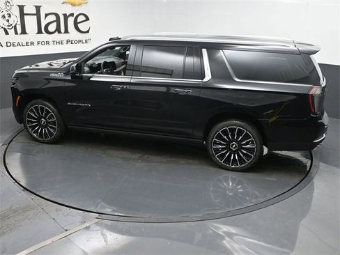 New 2026 Chevrolet Suburban High Country w/ LPO, Illumination Package image 22