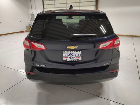 Used 2020 Chevrolet Equinox LS w/ LS Convenience Package image 12