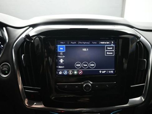 Used 2023 Chevrolet Traverse LT FWD image 18
