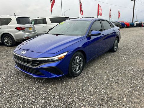 Used 2024 Hyundai Elantra SEL FWD image 18