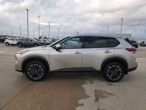 Certified 2025 Nissan Rogue SL w/ Tech Package image 8