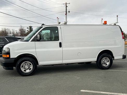 Used 2018 Chevrolet Express 2500 w/ Driver Convenience Package image 7
