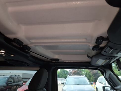 Used 2023 Jeep Wrangler Sport AWD/4WD image 8
