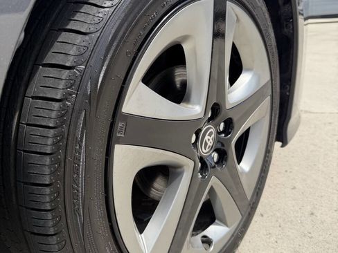 Used 2021 Toyota Prius Limited image 12