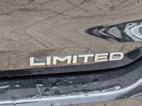 Used 2020 Toyota Highlander Limited image 9