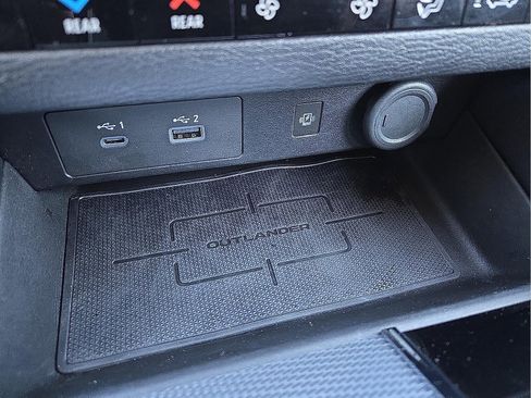 Used 2022 Mitsubishi Outlander SEL image 22