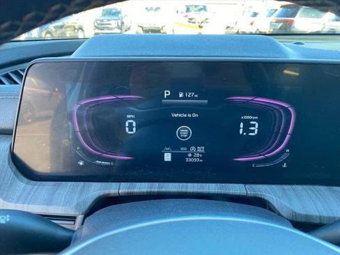 Used 2024 Kia Telluride EX w/ EX Captain's Chair Package image 21