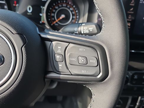 New 2025 Jeep Gladiator Sport image 17