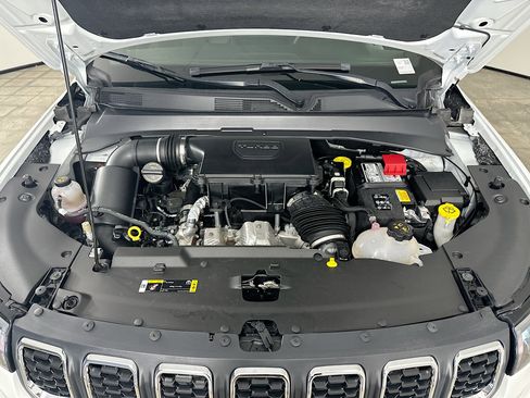 Used 2024 Jeep Compass Latitude AWD/4WD image 31