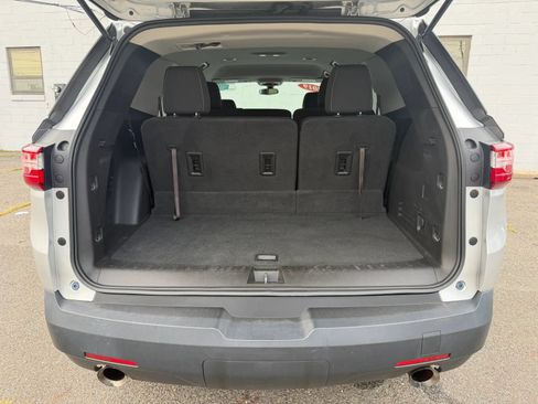 Used 2019 Chevrolet Traverse LS FWD image 17