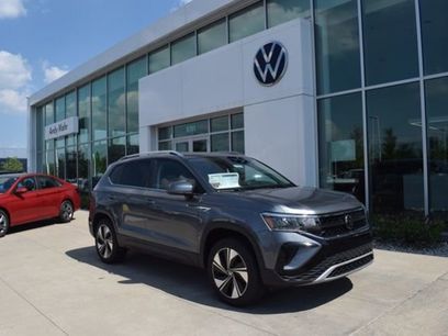 New 2024 Volkswagen Taos SE