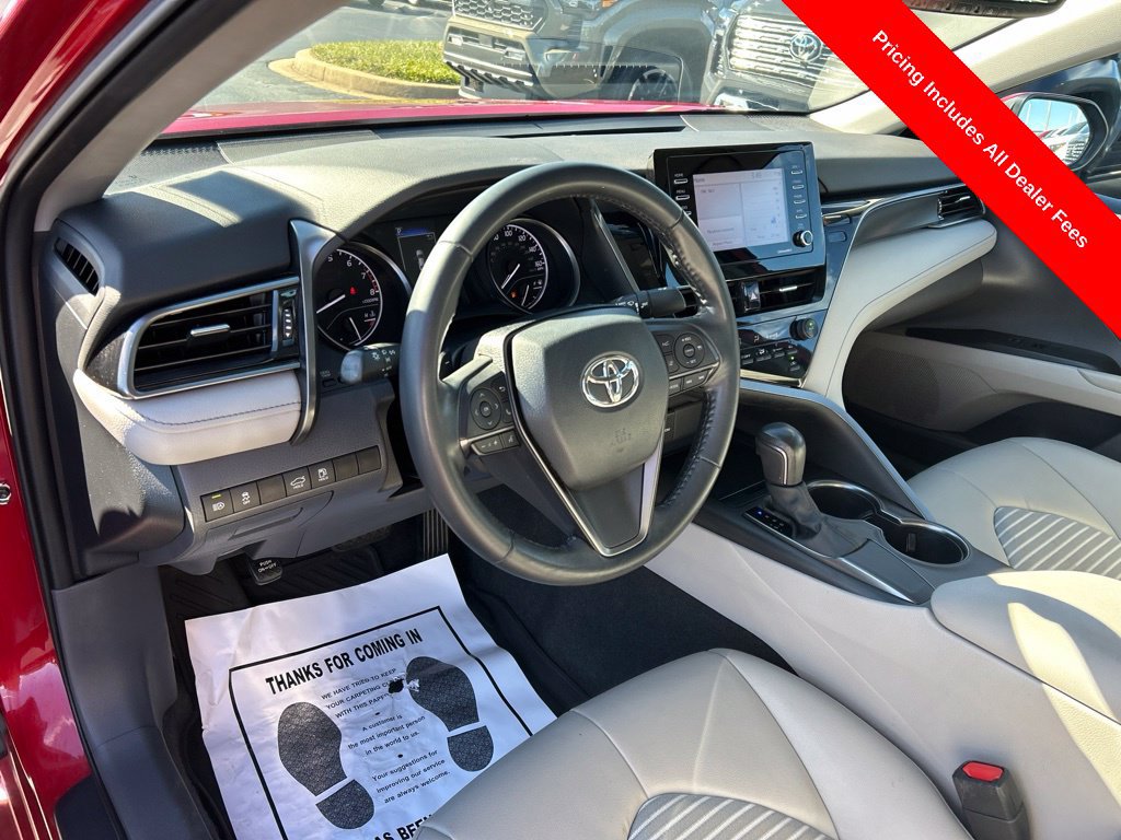 Used 2021 Toyota Camry SE w/ Convenience Package FWD image 3