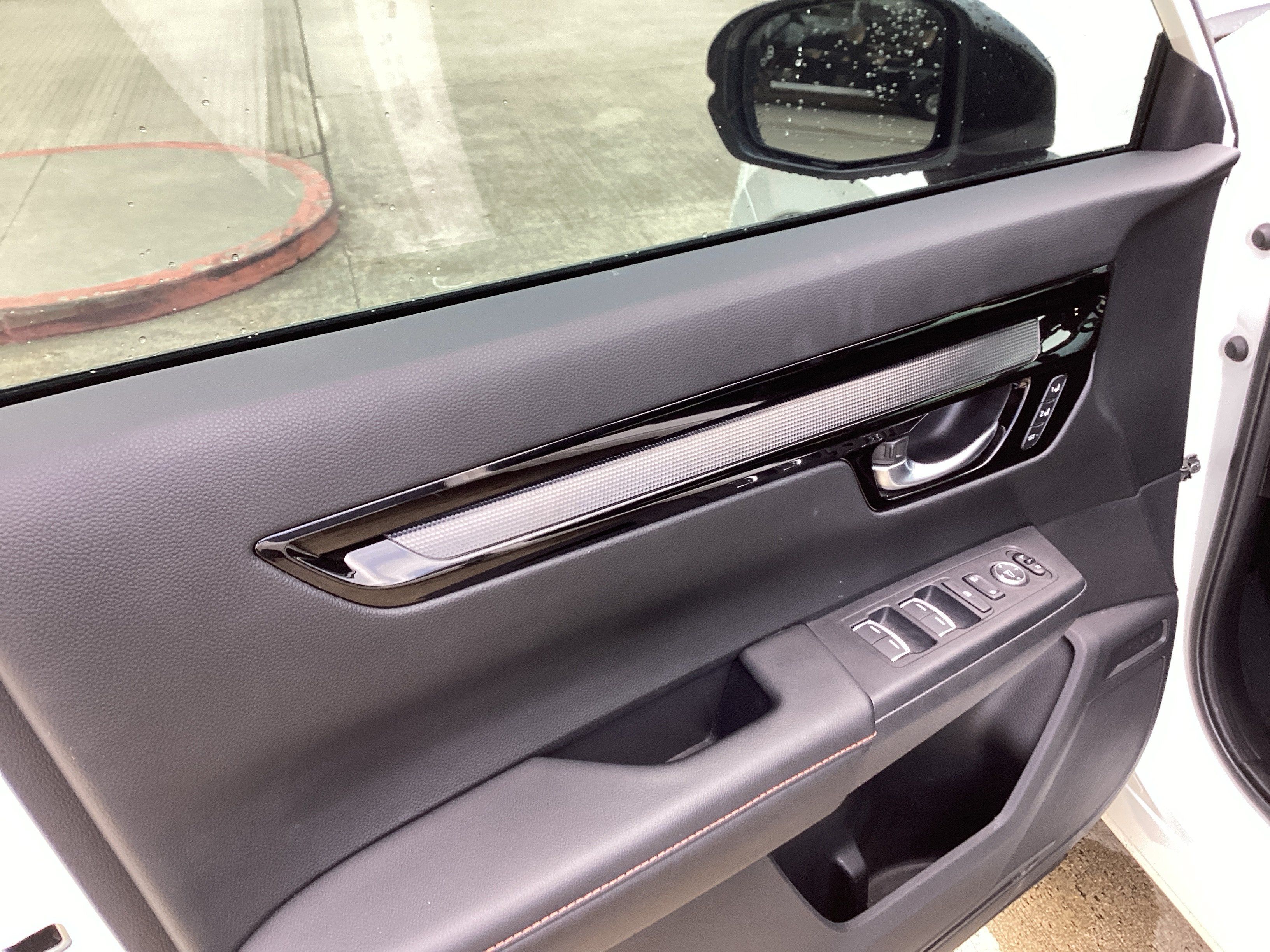 Used 2025 Honda CR-V Sport Touring image 16