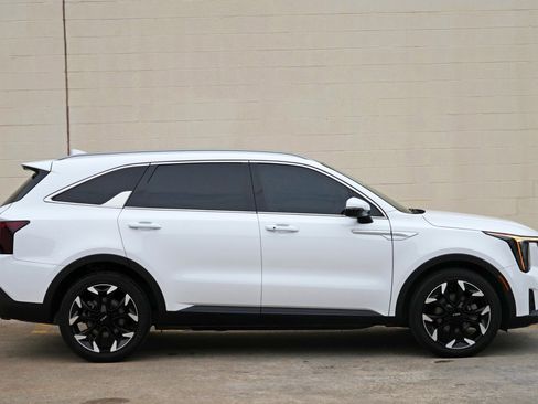 Used 2025 Kia Sorento EX w/ Panoramic Sunroof Package FWD image 56