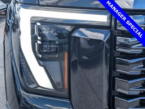 Used 2024 GMC Sierra 3500 Denali Ultimate image 9
