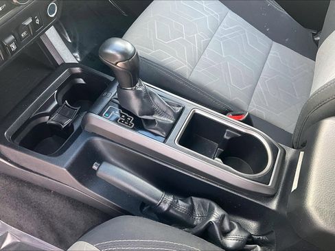 Used 2022 Toyota Tacoma TRD Off-Road w/ Technology Package image 21