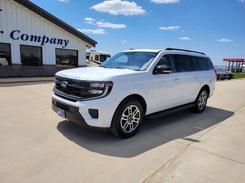 Used 2025 Ford Expedition Max Active AWD/4WD image 1