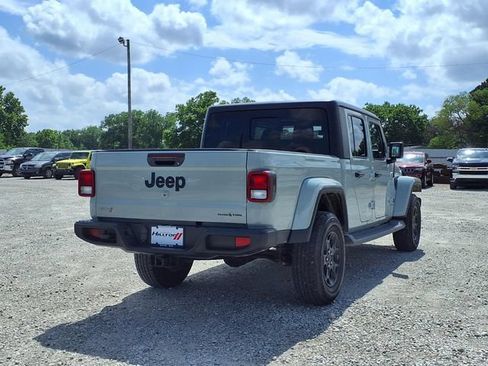 Used 2023 Jeep Gladiator Sport AWD/4WD image 20