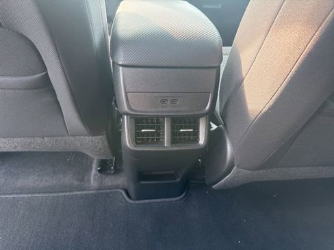 Used 2025 Chevrolet Equinox LT FWD image 30