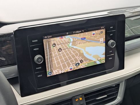 New 2026 Volkswagen Taos SEL AWD/4WD image 18