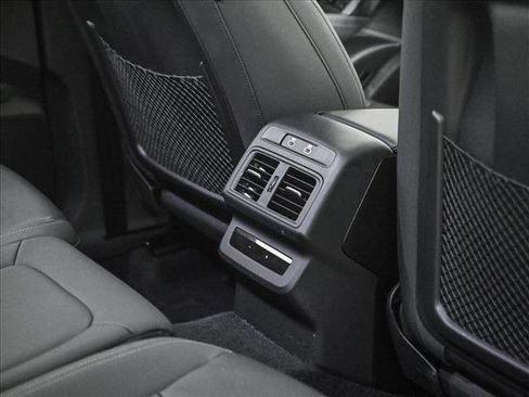 Used 2025 Audi Q5 Premium Plus w/ Premium Plus image 18