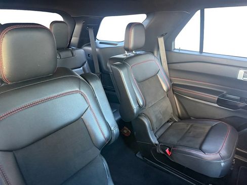 Used 2023 Ford Explorer ST-Line w/ Class IV Trailer Tow Package image 17